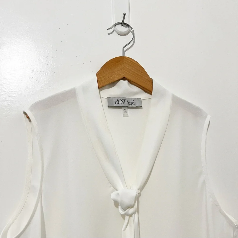 Kasper Women's White Sleeveless Tie-Neck Top‎ Size Medium